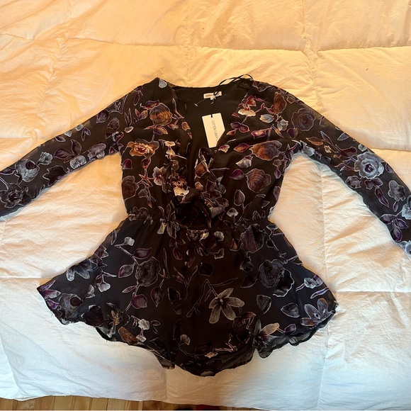 Floral Purple & Black Romper 💜 - Picture 4 of 5